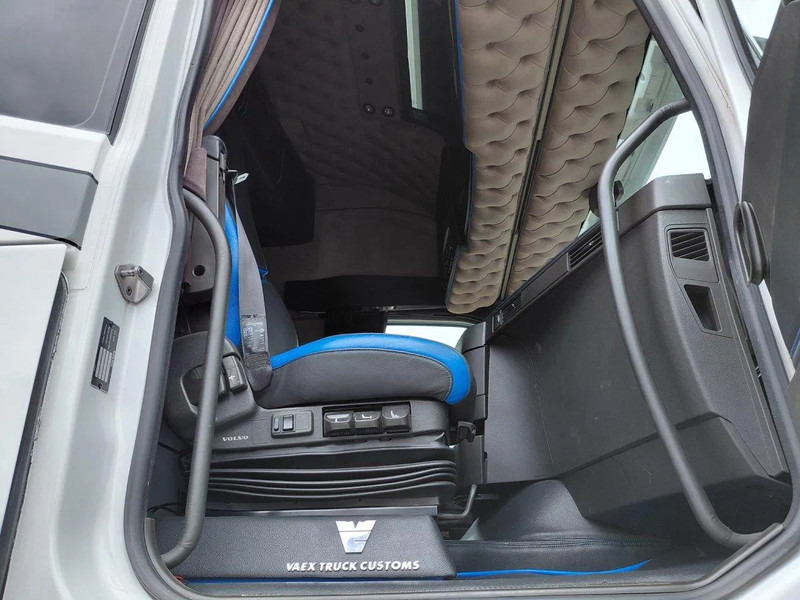Volvo FH 540 SHOWTRUCK Full options Holland truck DUAL clutch performence edition - Vlačilec: slika 4 Volvo FH 540 SHOWTRUCK Full options Holland truck DUAL clutch performence edition - Vlačilec: slika 4