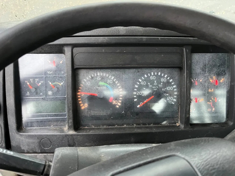 Tovornjak cisterna Volvo FL 611 FL6 11 4x2 with TANK, possible to remove the tank: slika 17 Tovornjak cisterna Volvo FL 611 FL6 11 4x2 with TANK, possible to remove the tank: slika 17