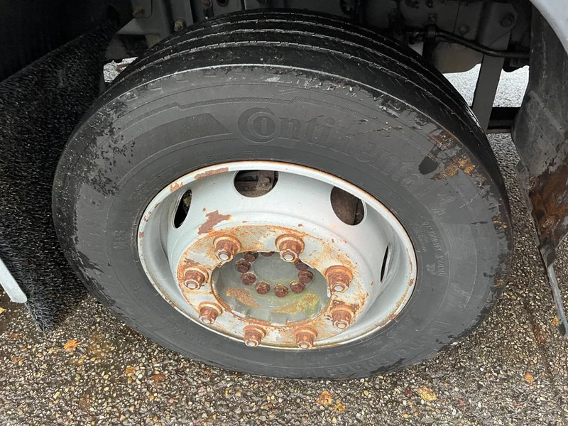 Tovornjak cisterna Volvo FL 611 FL6 11 4x2 with TANK, possible to remove the tank: slika 6 Tovornjak cisterna Volvo FL 611 FL6 11 4x2 with TANK, possible to remove the tank: slika 6