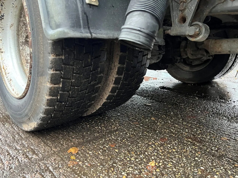 Tovornjak cisterna Volvo FL 611 FL6 11 4x2 with TANK, possible to remove the tank: slika 8 Tovornjak cisterna Volvo FL 611 FL6 11 4x2 with TANK, possible to remove the tank: slika 8