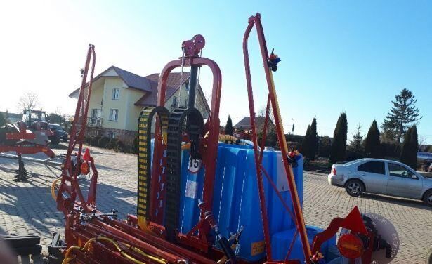BIARZDKI Opryskiwacz zawieszany 1000 l / 15 - Škropilnica montirana na traktor: slika 2 BIARZDKI Opryskiwacz zawieszany 1000 l / 15 - Škropilnica montirana na traktor: slika 2