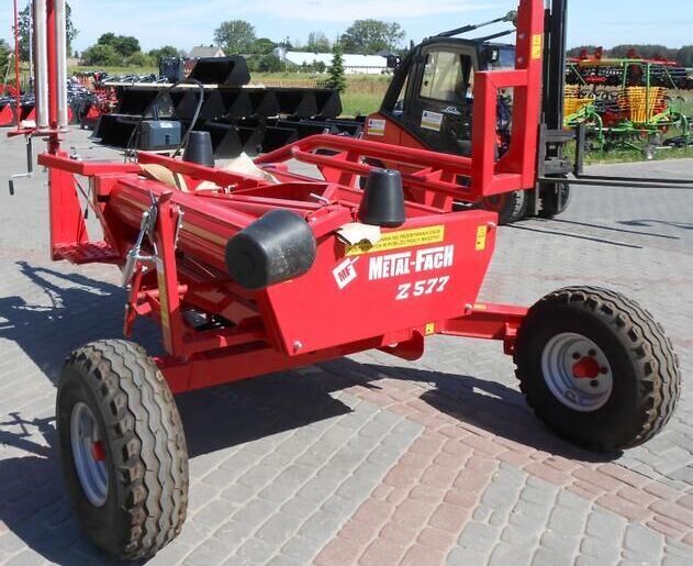 METAL-FACH Owijarka do bel Z577/ Samozaładowcza - Ovijalnik za bale: slika 3 METAL-FACH Owijarka do bel Z577/ Samozaładowcza - Ovijalnik za bale: slika 3