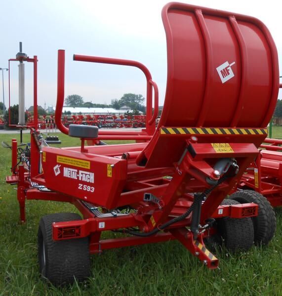 METAL-FACH Owijarka do bel Z593 samozaładowcza - Ovijalnik za bale: slika 1 METAL-FACH Owijarka do bel Z593 samozaładowcza - Ovijalnik za bale: slika 1