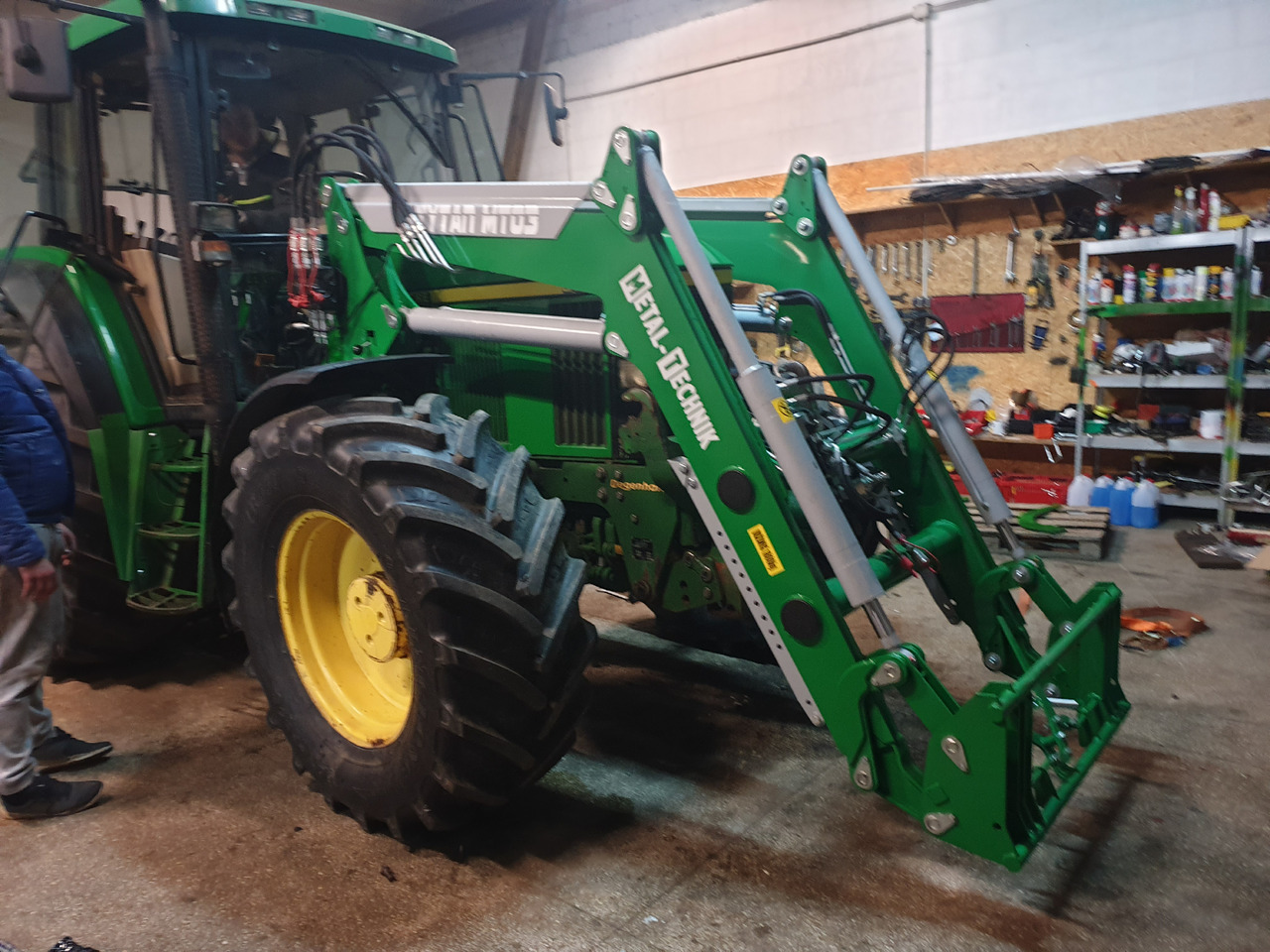 METAL-TECHNIK Ładowacz MT-03 John deere - Sprednji nakladalnik za traktor za Traktor: slika 1 METAL-TECHNIK Ładowacz MT-03 John deere - Sprednji nakladalnik za traktor za Traktor: slika 1
