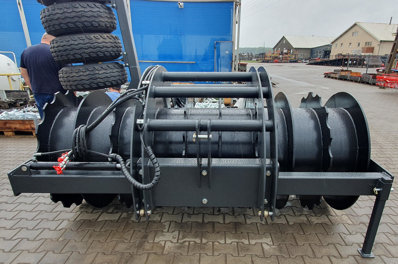 METAL-TECHNIK Wał Pryzmowy MT2 z dociskiem - Kmetijski valjar: slika 3 METAL-TECHNIK Wał Pryzmowy MT2 z dociskiem - Kmetijski valjar: slika 3