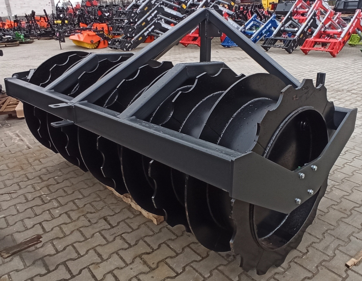 METAL-TECHNIK Wał pryzmowy - Kmetijski valjar: slika 3 METAL-TECHNIK Wał pryzmowy - Kmetijski valjar: slika 3