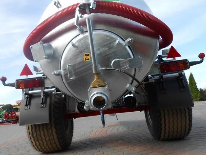 POMOT Single-axial tanker truck/ Beczkowóz wóz asenizacyjny 5000 l - Cisterna za gnojevko: slika 3 POMOT Single-axial tanker truck/ Beczkowóz wóz asenizacyjny 5000 l - Cisterna za gnojevko: slika 3
