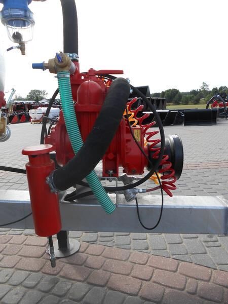 POMOT Single-axial tanker truck/ Beczkowóz wóz asenizacyjny 5000 l - Cisterna za gnojevko: slika 4 POMOT Single-axial tanker truck/ Beczkowóz wóz asenizacyjny 5000 l - Cisterna za gnojevko: slika 4