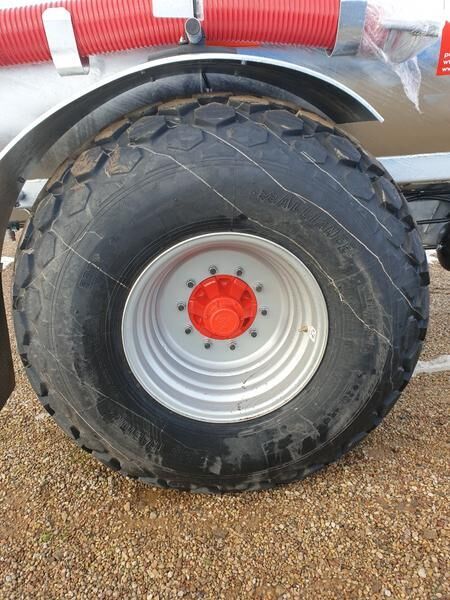 POMOT Single-axial tanker truck/ Beczkowóz wóz asenizacyjny 8000 l - Cisterna za gnojevko: slika 2 POMOT Single-axial tanker truck/ Beczkowóz wóz asenizacyjny 8000 l - Cisterna za gnojevko: slika 2