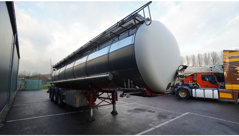 Burg 3 AXLE TANK CHEMIE TRAILER 30.000LTR - Polprikolica cisterna: slika 3 Burg 3 AXLE TANK CHEMIE TRAILER 30.000LTR - Polprikolica cisterna: slika 3