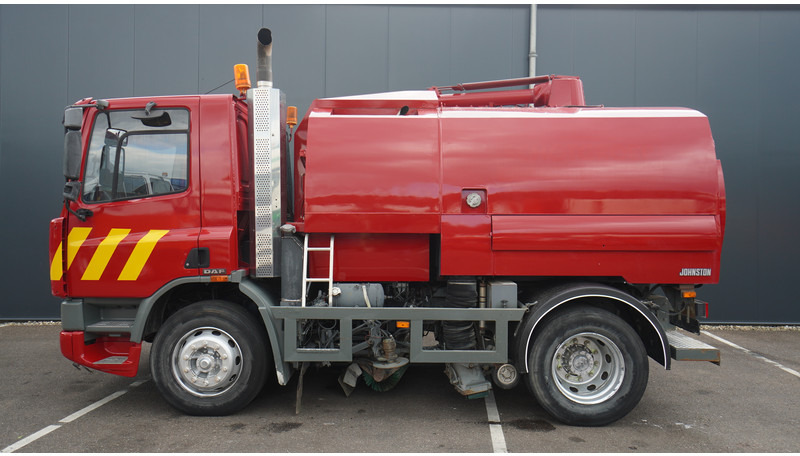DAF 65.180 ATI STREET SWEPER RH DRIVE MANUAL GARBOX 96.000KM - Vozilo za pometanje: slika 1 DAF 65.180 ATI STREET SWEPER RH DRIVE MANUAL GARBOX 96.000KM - Vozilo za pometanje: slika 1