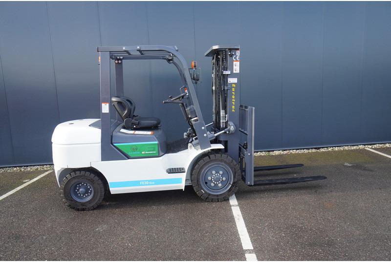 Eurotrac FE 30 ECO ELECTRIC FORKLIFT - Gradbeni stroj: slika 3 Eurotrac FE 30 ECO ELECTRIC FORKLIFT - Gradbeni stroj: slika 3