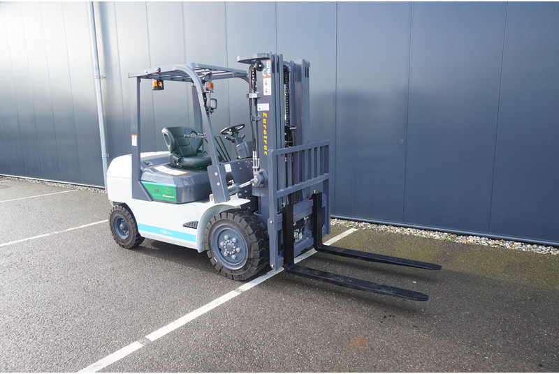 Eurotrac FE 30 ECO ELECTRIC FORKLIFT - Gradbeni stroj: slika 4 Eurotrac FE 30 ECO ELECTRIC FORKLIFT - Gradbeni stroj: slika 4