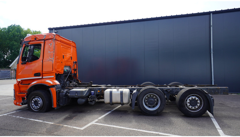 Mercedes-Benz ANTOS 2843 6x2 DAMAGED VEHICLE - Tovornjak-šasija: slika 1 Mercedes-Benz ANTOS 2843 6x2 DAMAGED VEHICLE - Tovornjak-šasija: slika 1