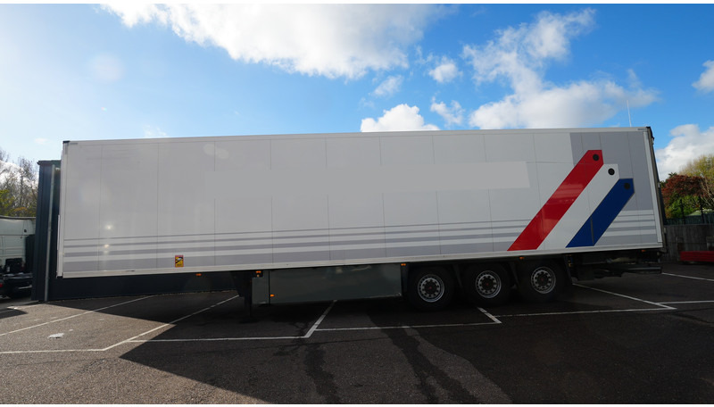 Schmitz Cargobull 3 AXLE FRIGO TRAILER WITH THERMO KING BI-TEMP - Polprikolica hladilnik: slika 1 Schmitz Cargobull 3 AXLE FRIGO TRAILER WITH THERMO KING BI-TEMP - Polprikolica hladilnik: slika 1