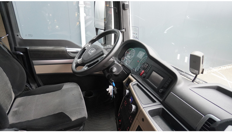 MAN TGX 18.500 XXL MEGA 618.200KM - Vlačilec: slika 5 MAN TGX 18.500 XXL MEGA 618.200KM - Vlačilec: slika 5