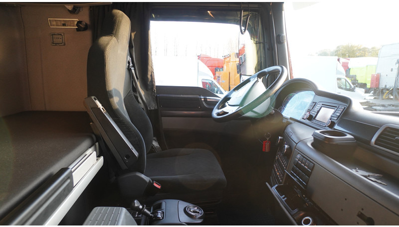 MAN TGX 26.560 6X2 EURO 6 RETARDER - Vlačilec: slika 5 MAN TGX 26.560 6X2 EURO 6 RETARDER - Vlačilec: slika 5