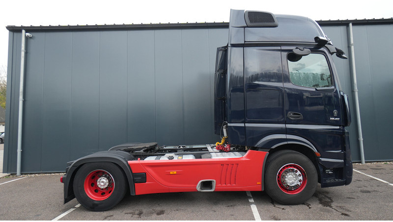 Mercedes-Benz ACTROS 1945 GIGASPACE 649.700KM - Vlačilec: slika 2 Mercedes-Benz ACTROS 1945 GIGASPACE 649.700KM - Vlačilec: slika 2