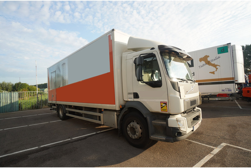 Volvo FL 280 CLOSED BOX BROKEN ENGINE NOT DRIVABLE - Tovornjak zabojnik: slika 3 Volvo FL 280 CLOSED BOX BROKEN ENGINE NOT DRIVABLE - Tovornjak zabojnik: slika 3