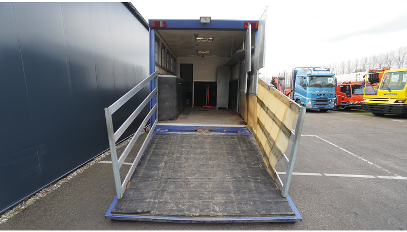 Volvo FL 6-9 HORSE TRANSPORT 341.000KM MANUAL GEARBOX - Tovornjak za prevoz konj: slika 5 Volvo FL 6-9 HORSE TRANSPORT 341.000KM MANUAL GEARBOX - Tovornjak za prevoz konj: slika 5