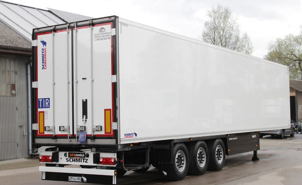 Schmitz Cargobull V7 FP 60 CARRIER VECTOR 1550 / ŚCIANA 7 CM / JAK NOWA / - Polprikolica hladilnik: slika 2 Schmitz Cargobull V7 FP 60 CARRIER VECTOR 1550 / ŚCIANA 7 CM / JAK NOWA / - Polprikolica hladilnik: slika 2