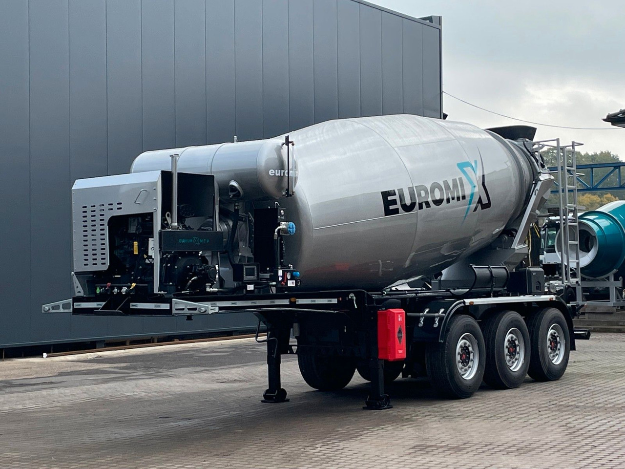 EUROMIX MTP - 12m³ Betonmischer-Auflieger - Avtomešalec: slika 2 EUROMIX MTP - 12m³ Betonmischer-Auflieger - Avtomešalec: slika 2