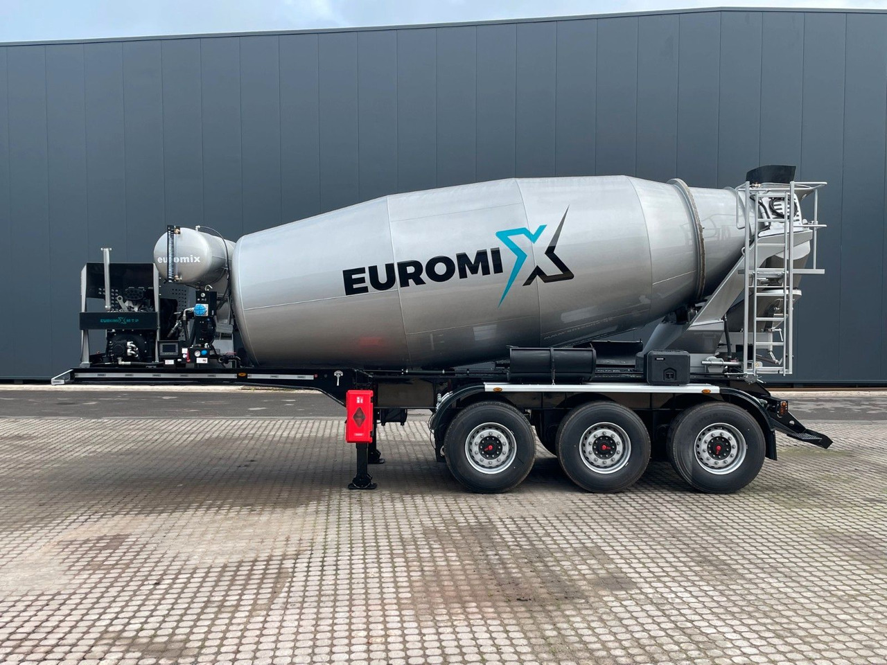 EUROMIX MTP - 12m³ Betonmischer-Auflieger - Avtomešalec: slika 4 EUROMIX MTP - 12m³ Betonmischer-Auflieger - Avtomešalec: slika 4