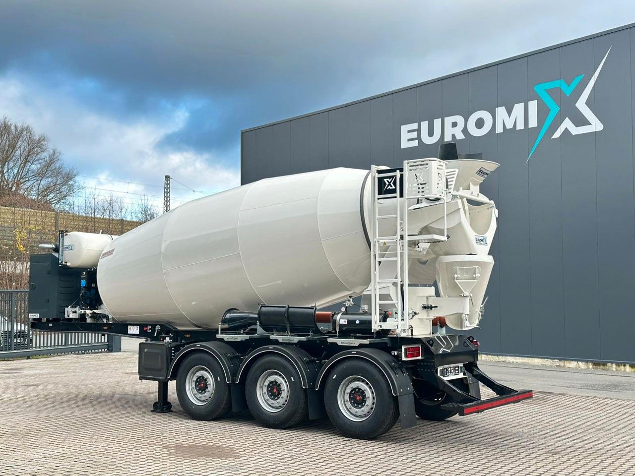 EUROMIX MTP - 12m³ Betonmischer-Auflieger - Avtomešalec: slika 4 EUROMIX MTP - 12m³ Betonmischer-Auflieger - Avtomešalec: slika 4