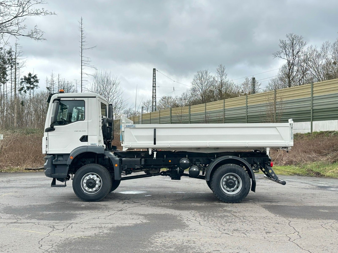 MAN TGM 18.320 4X4 Euro 6e Euromix 3-Seiten-Kipper - Tovornjak prekucnik: slika 3 MAN TGM 18.320 4X4 Euro 6e Euromix 3-Seiten-Kipper - Tovornjak prekucnik: slika 3