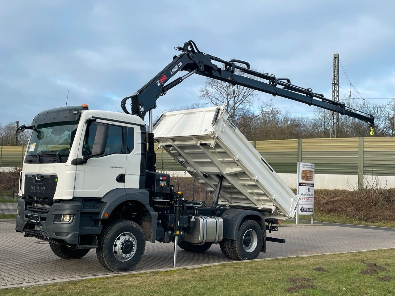 MAN TGS 18.400 TG3 4x4 Euro6e Hiab X-HiDuo 138DS-4 - Tovornjak prekucnik, Tovornjak z dvigalom: slika 1 MAN TGS 18.400 TG3 4x4 Euro6e Hiab X-HiDuo 138DS-4 - Tovornjak prekucnik, Tovornjak z dvigalom: slika 1
