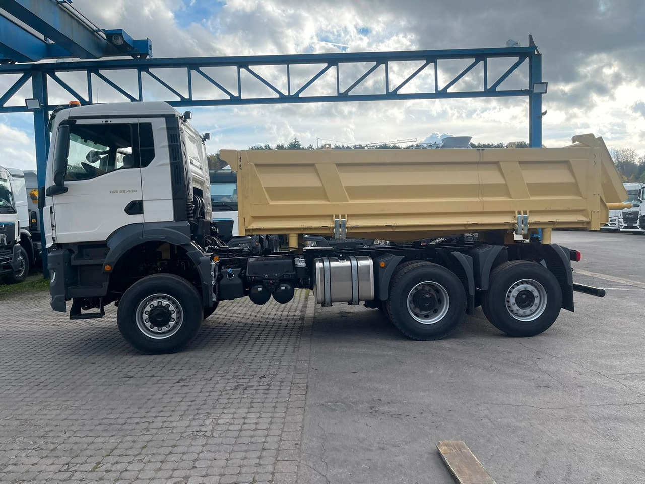 MAN TGS 28.440 6x4-4 / 3-Seiten- Kipper EuromixMTP - Tovornjak prekucnik: slika 2 MAN TGS 28.440 6x4-4 / 3-Seiten- Kipper EuromixMTP - Tovornjak prekucnik: slika 2