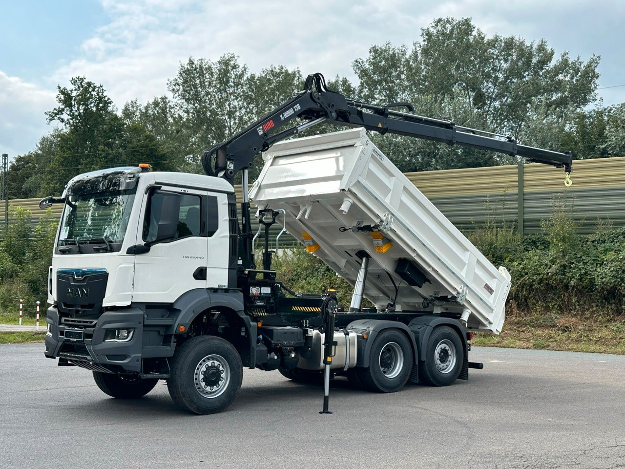 MAN TGS 28.440 6x4-4/3-Seiten- Kipper / Hiab 138-3 - Tovornjak prekucnik, Tovornjak z dvigalom: slika 1 MAN TGS 28.440 6x4-4/3-Seiten- Kipper / Hiab 138-3 - Tovornjak prekucnik, Tovornjak z dvigalom: slika 1