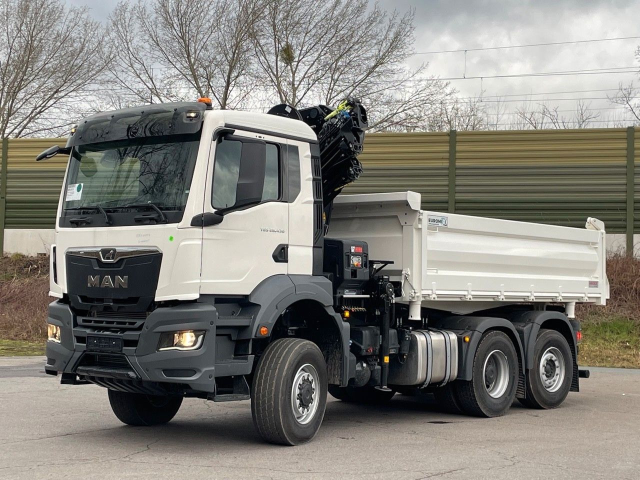 MAN TGS 28.440 6x4-4/3-Seiten- Kipper / Hiab 228-6 - Tovornjak prekucnik, Tovornjak z dvigalom: slika 2 MAN TGS 28.440 6x4-4/3-Seiten- Kipper / Hiab 228-6 - Tovornjak prekucnik, Tovornjak z dvigalom: slika 2