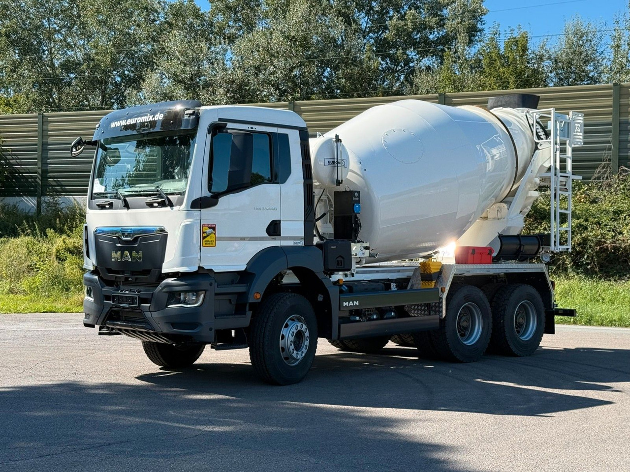 MAN TGS 33.440 / 6X4 Euro6e Euromix MTP EM 7 L - Avtomešalec: slika 2 MAN TGS 33.440 / 6X4 Euro6e Euromix MTP EM 7 L - Avtomešalec: slika 2