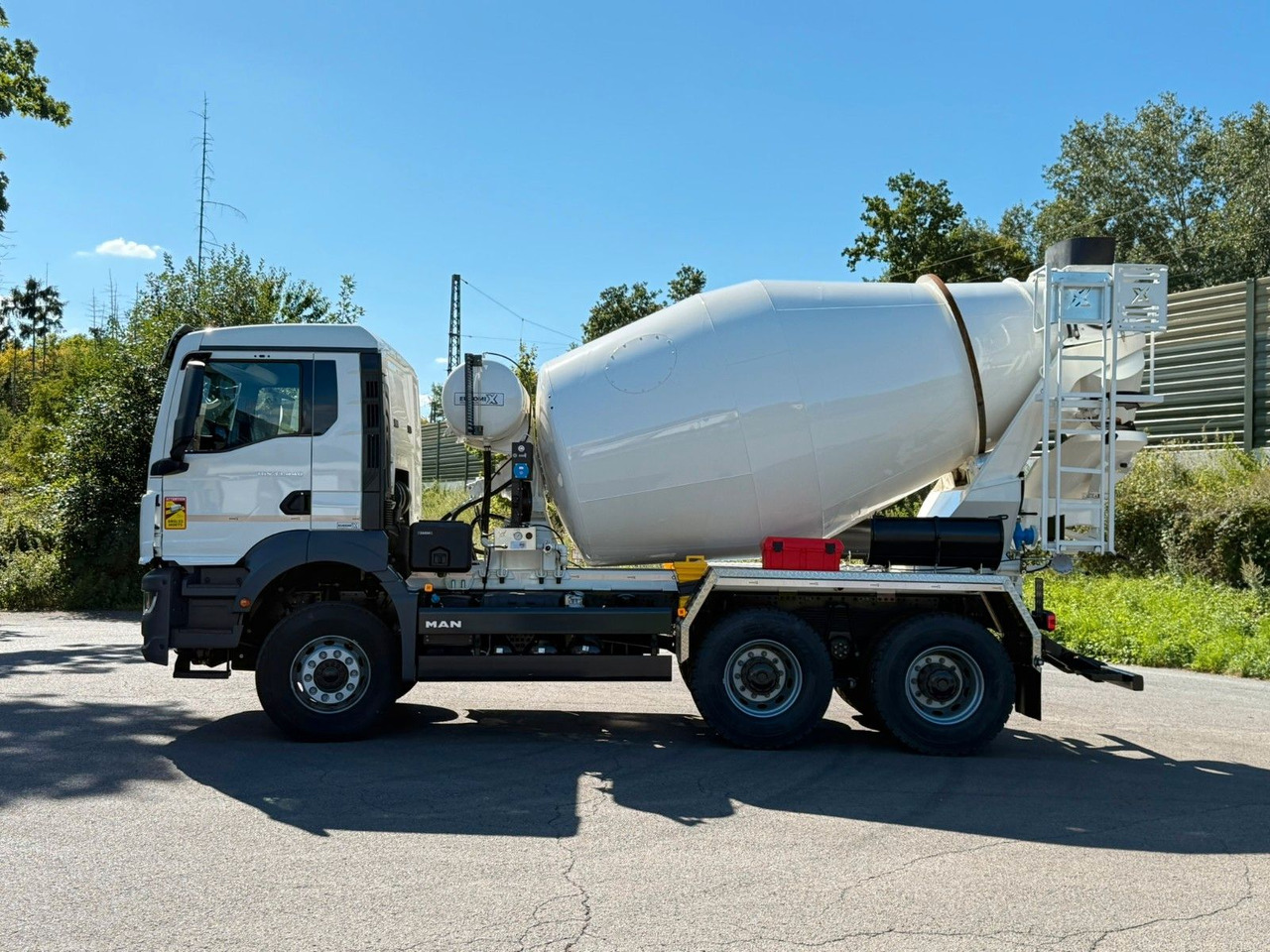 MAN TGS 33.440 / 6X4 Euro6e Euromix MTP EM 7 L - Avtomešalec: slika 3 MAN TGS 33.440 / 6X4 Euro6e Euromix MTP EM 7 L - Avtomešalec: slika 3