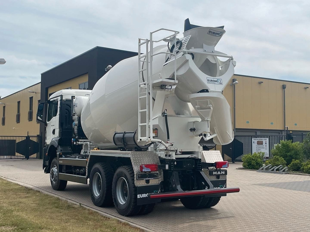 MAN TGS 33.440 / 6X6 Euro6e Euromix MTP EM 7 L - Avtomešalec: slika 5 MAN TGS 33.440 / 6X6 Euro6e Euromix MTP EM 7 L - Avtomešalec: slika 5