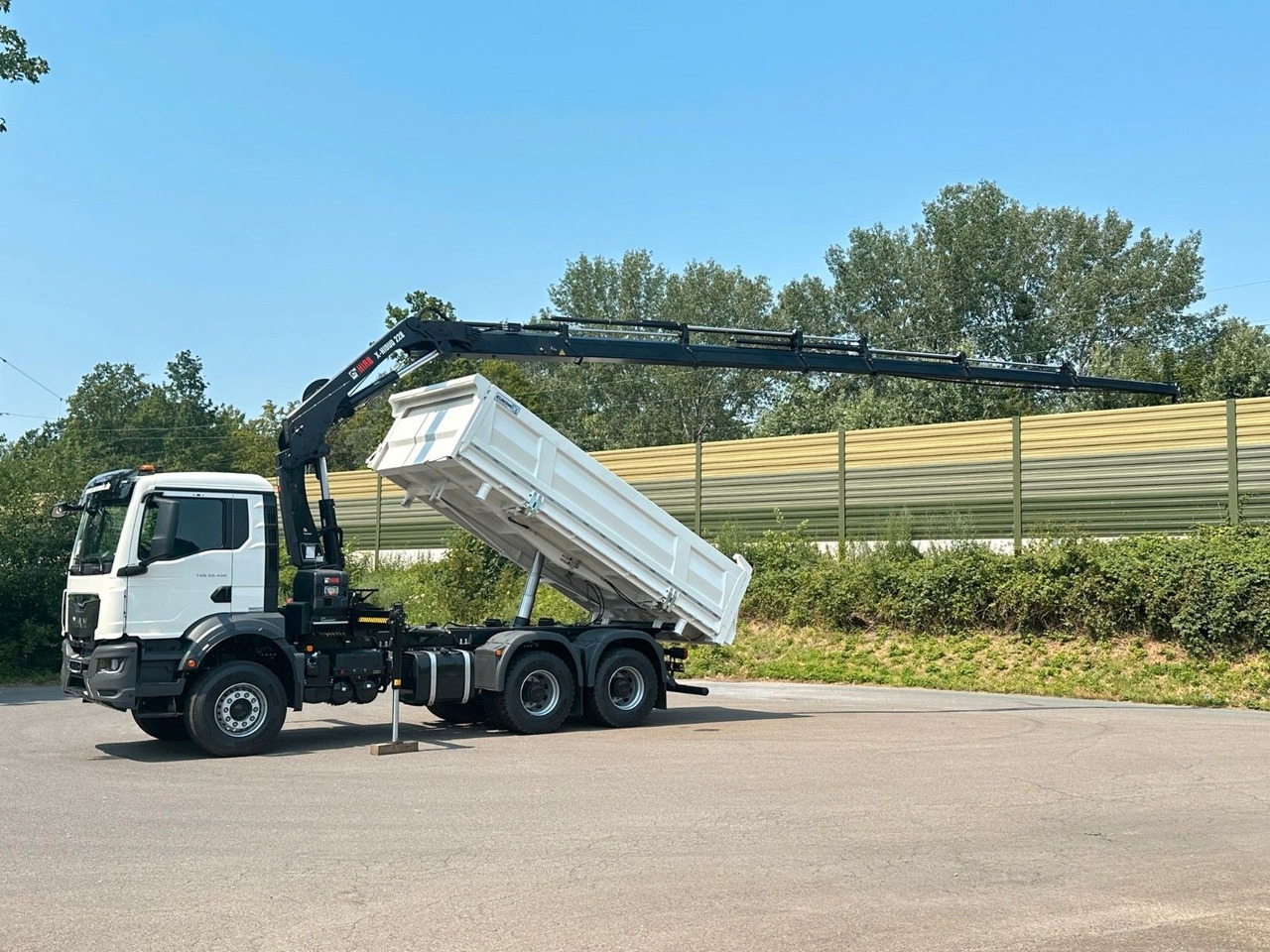 MAN TGS 33.440 6x4 /3-Seiten- Kipper / HIAB 228-6 - Tovornjak prekucnik, Tovornjak z dvigalom: slika 3 MAN TGS 33.440 6x4 /3-Seiten- Kipper / HIAB 228-6 - Tovornjak prekucnik, Tovornjak z dvigalom: slika 3