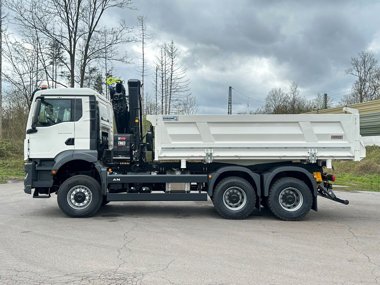 MAN TGS 33.440 6x6 /3-Seiten- Kipper / HIAB 228-4 - Tovornjak prekucnik, Tovornjak z dvigalom: slika 4 MAN TGS 33.440 6x6 /3-Seiten- Kipper / HIAB 228-4 - Tovornjak prekucnik, Tovornjak z dvigalom: slika 4
