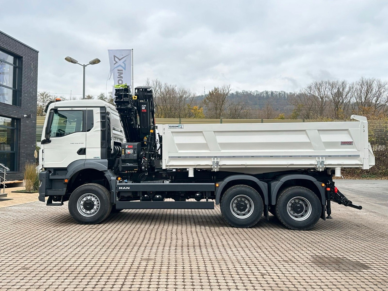 MAN TGS 33.440 6x6 /3-Seiten- Kipper / Kran HIAB 302 - Tovornjak prekucnik, Tovornjak z dvigalom: slika 2 MAN TGS 33.440 6x6 /3-Seiten- Kipper / Kran HIAB 302 - Tovornjak prekucnik, Tovornjak z dvigalom: slika 2