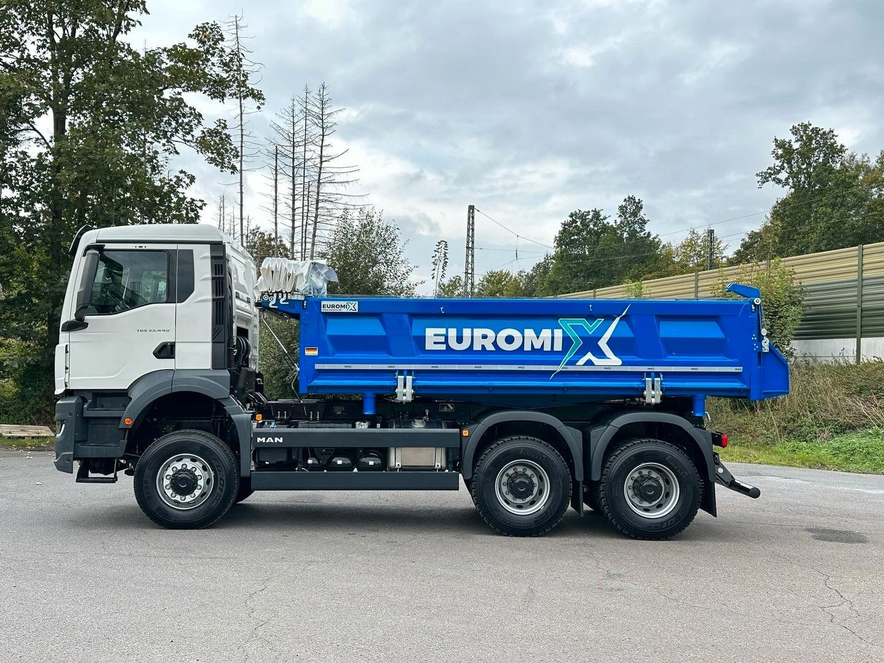 MAN TGS 33.440 6x6 /Euro6 3-Seiten-Kipper EuromixMTP - Tovornjak prekucnik: slika 3 MAN TGS 33.440 6x6 /Euro6 3-Seiten-Kipper EuromixMTP - Tovornjak prekucnik: slika 3