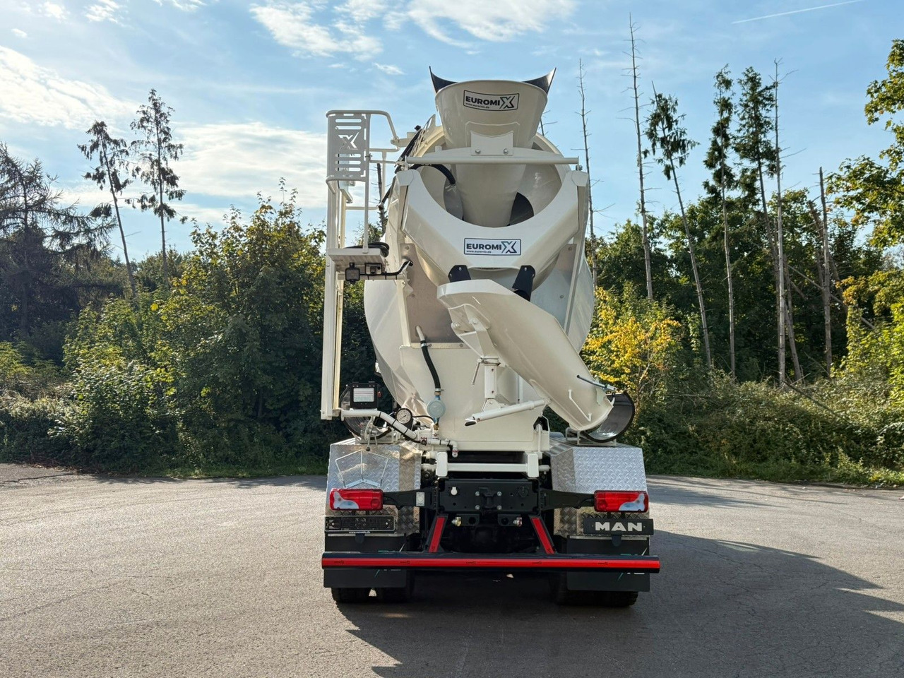 MAN TGS 35.470 BB 8X4 EuromixMTP EM 10 L - Avtomešalec: slika 5 MAN TGS 35.470 BB 8X4 EuromixMTP EM 10 L - Avtomešalec: slika 5