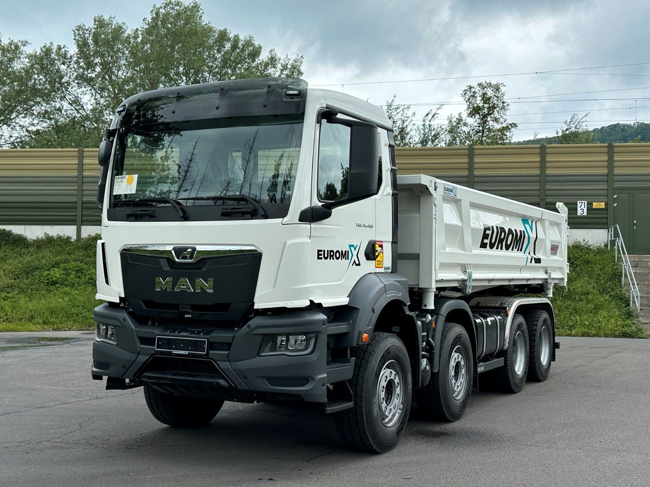 MAN TGS 35.480 8x4 EuromixMTP 2-Seiten-Kipper - Tovornjak prekucnik: slika 2 MAN TGS 35.480 8x4 EuromixMTP 2-Seiten-Kipper - Tovornjak prekucnik: slika 2