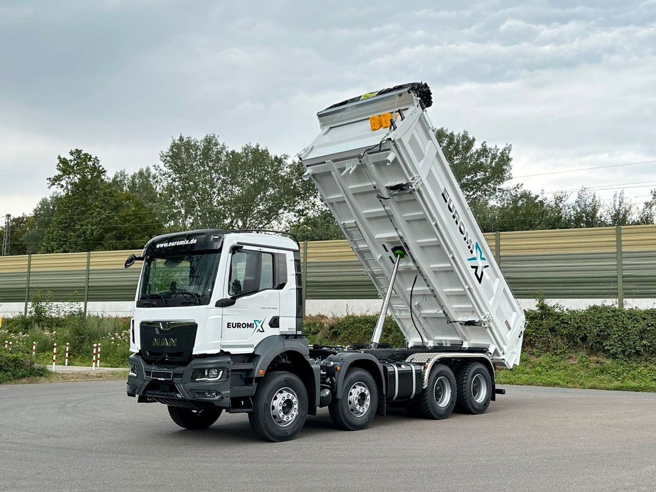 MAN TGS 35.480 8x4 EuromixMTP 3-Seiten-Kipper - Tovornjak prekucnik: slika 1 MAN TGS 35.480 8x4 EuromixMTP 3-Seiten-Kipper - Tovornjak prekucnik: slika 1