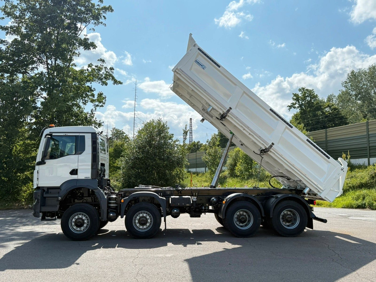 MAN TGS 35.480 8x8 EuromixMTP 3-Seiten-Kipper - Tovornjak prekucnik: slika 3 MAN TGS 35.480 8x8 EuromixMTP 3-Seiten-Kipper - Tovornjak prekucnik: slika 3