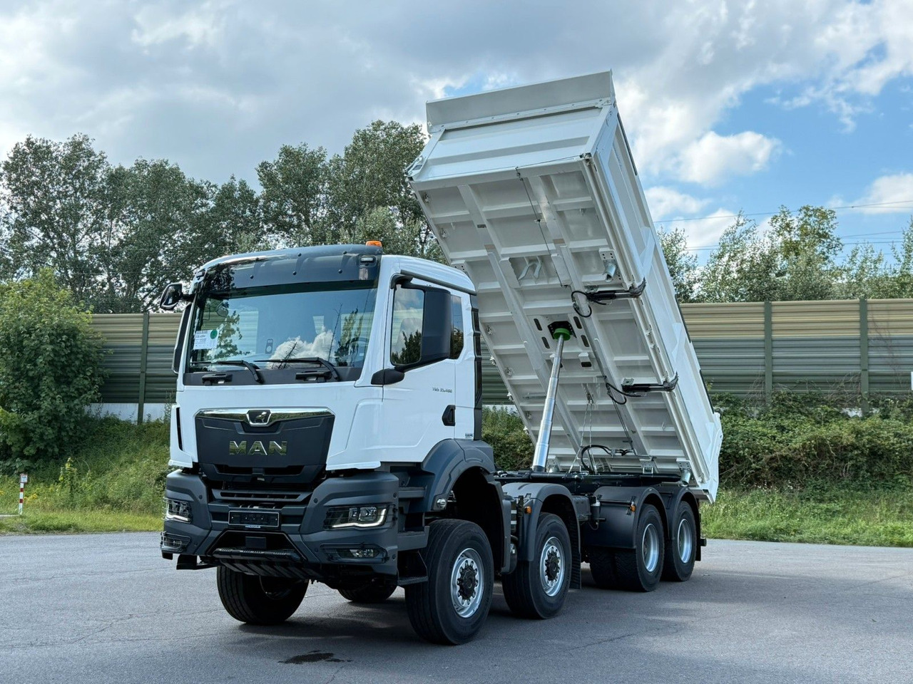 MAN TGS 35.480 8x8 EuromixMTP 3-Seiten-Kipper - Tovornjak prekucnik: slika 2 MAN TGS 35.480 8x8 EuromixMTP 3-Seiten-Kipper - Tovornjak prekucnik: slika 2