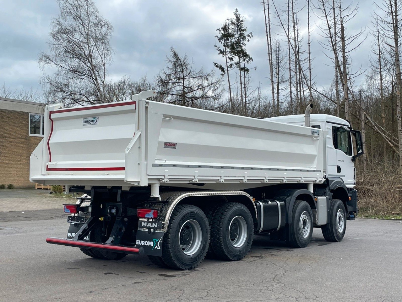 MAN TGS 35.520 8x4 EuromixMTP 3-Seiten-Kipper - Tovornjak prekucnik: slika 5 MAN TGS 35.520 8x4 EuromixMTP 3-Seiten-Kipper - Tovornjak prekucnik: slika 5