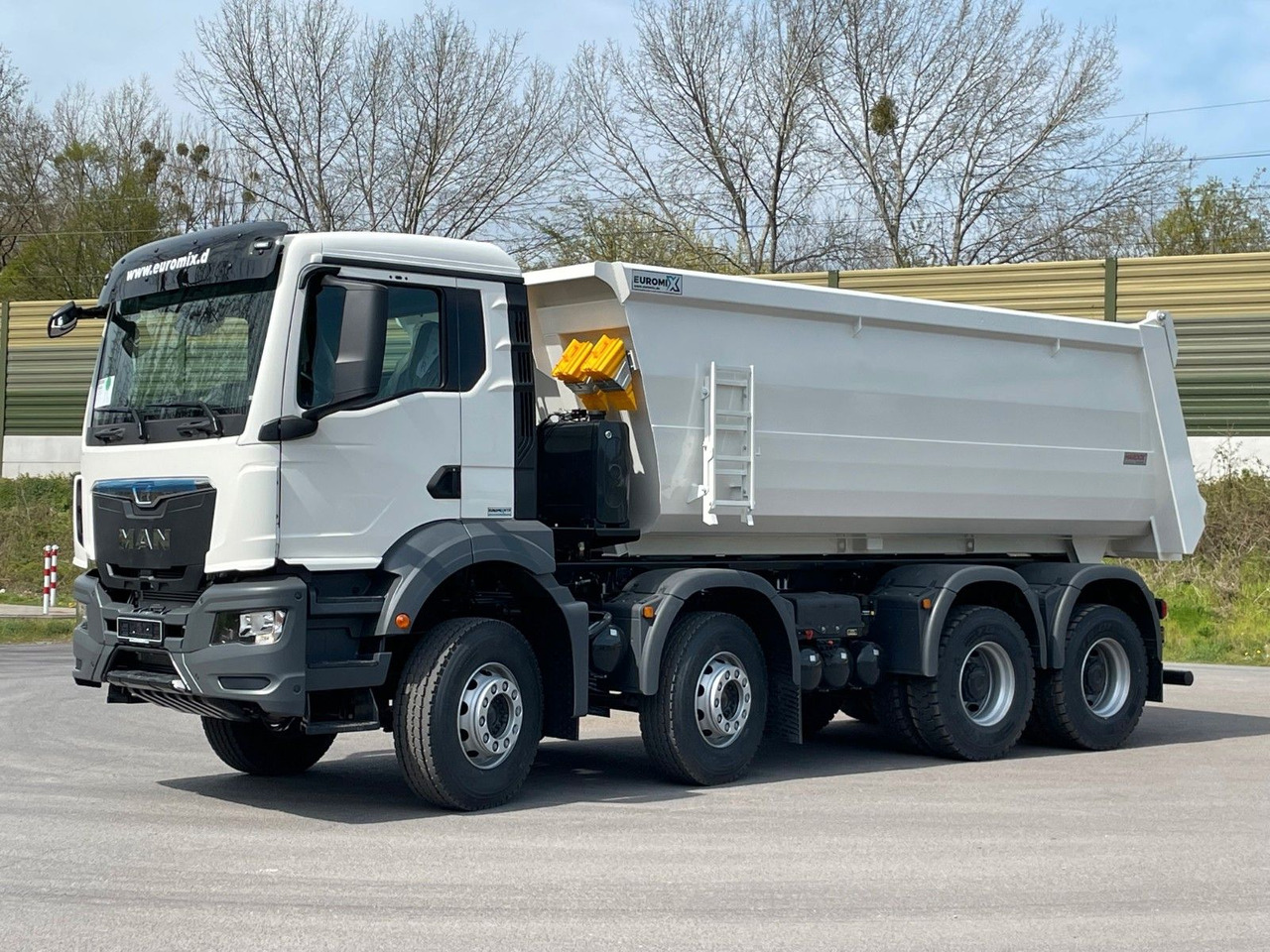 MAN TGS 41.400 8x4 / EUROMIX MTP 20m³/ EURO2 Kipper - Tovornjak prekucnik: slika 3 MAN TGS 41.400 8x4 / EUROMIX MTP 20m³/ EURO2 Kipper - Tovornjak prekucnik: slika 3