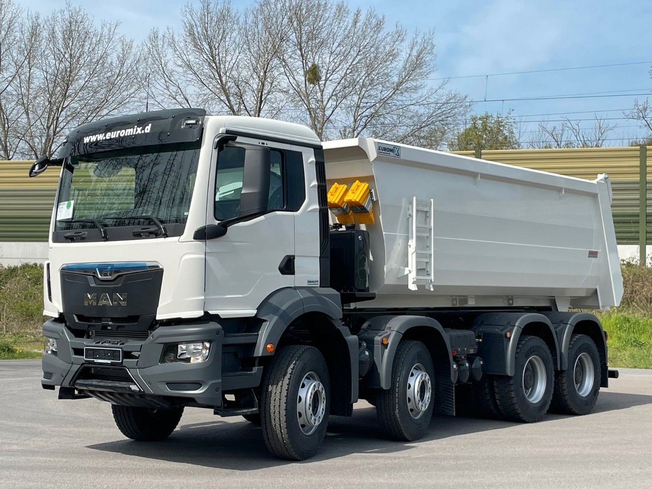 MAN TGS 41.400 8x4 / EUROMIX MTP 20m³/ EURO2 Kipper - Tovornjak prekucnik: slika 2 MAN TGS 41.400 8x4 / EUROMIX MTP 20m³/ EURO2 Kipper - Tovornjak prekucnik: slika 2