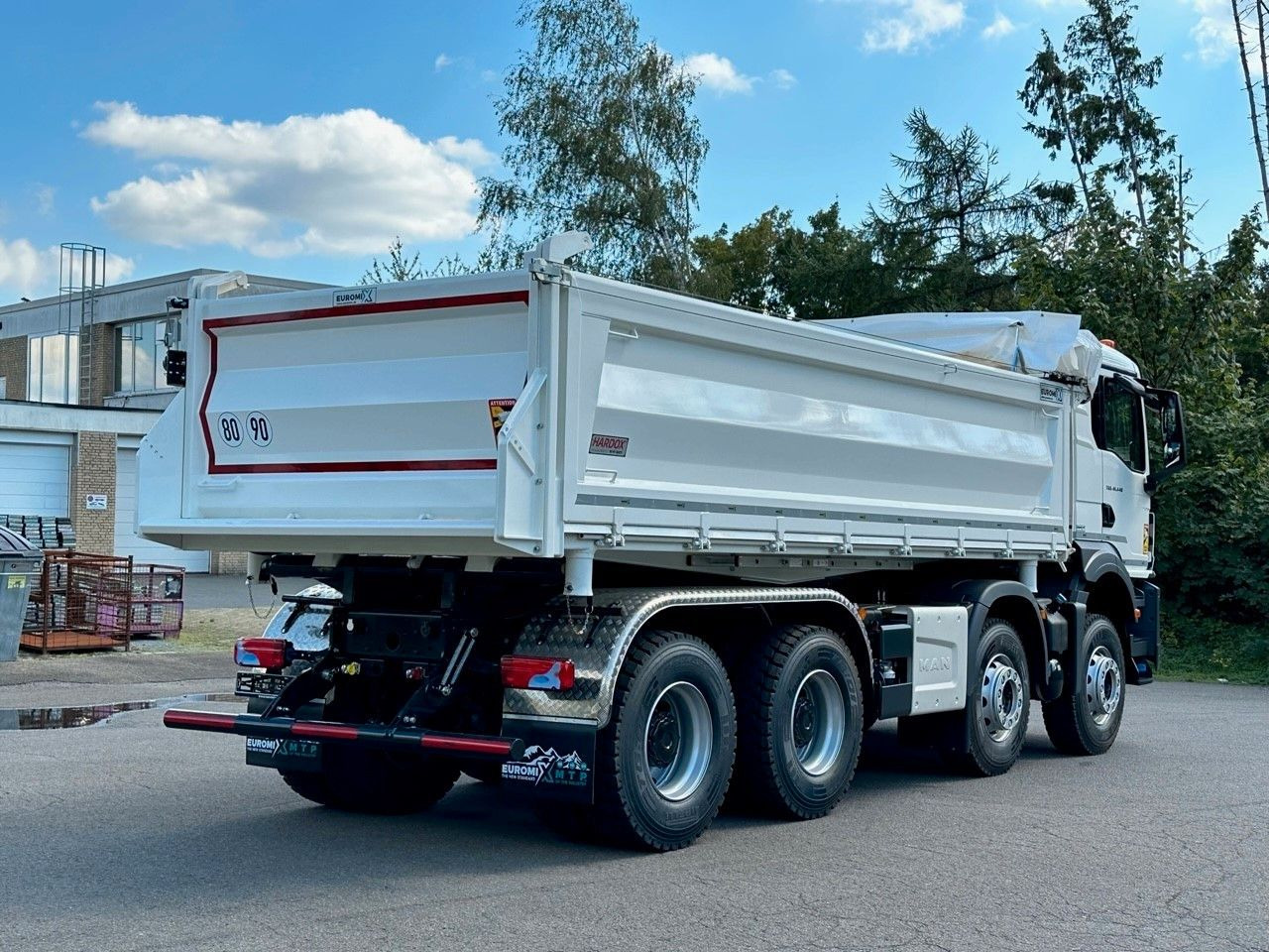 MAN TGS 41.440 8x4 EuromixMTP 3-Seiten-Kipper - Tovornjak prekucnik: slika 4 MAN TGS 41.440 8x4 EuromixMTP 3-Seiten-Kipper - Tovornjak prekucnik: slika 4