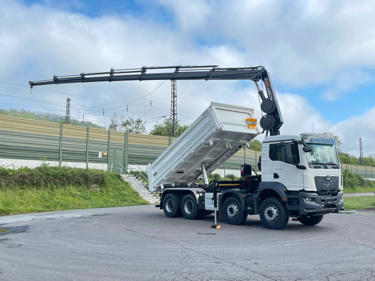 MAN TGS 41.480 8x4/Euro6e Euromix Kipper Hiab 228-6 MAN TGS 41.480 8x4/Euro6e Euromix Kipper Hiab 228-6 - Tovornjak z dvigalom, Tovornjak prekucnik: slika 4 MAN TGS 41.480 8x4/Euro6e Euromix Kipper Hiab 228-6 MAN TGS 41.480 8x4/Euro6e Euromix Kipper Hiab 228-6 - Tovornjak z dvigalom, Tovornjak prekucnik: slika 4